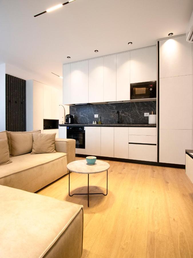 Luxury Rooftop 23 Bed & Breakfast Tirana Exterior photo