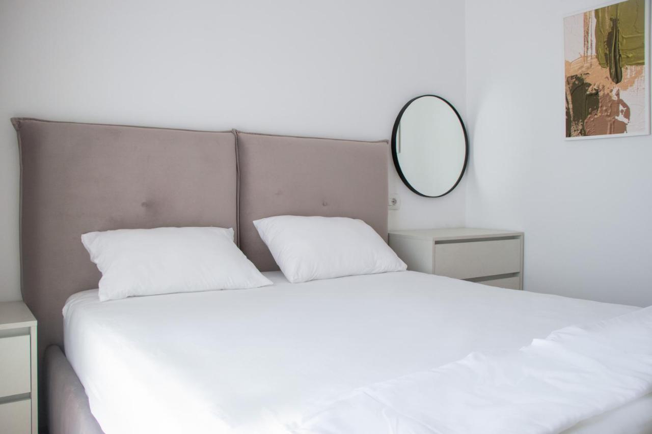 Luxury Rooftop 23 Bed & Breakfast Tirana Exterior photo